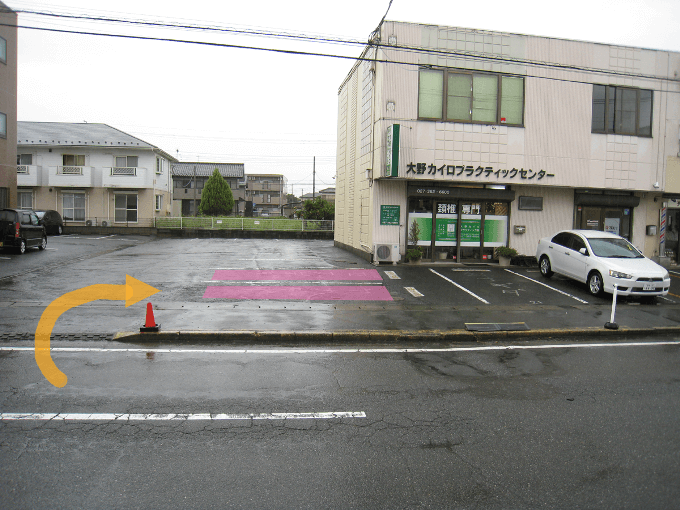 雨天の駐車場2