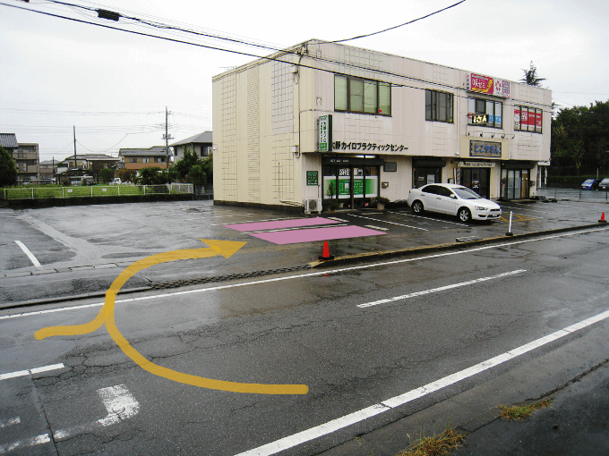 雨天の駐車場1